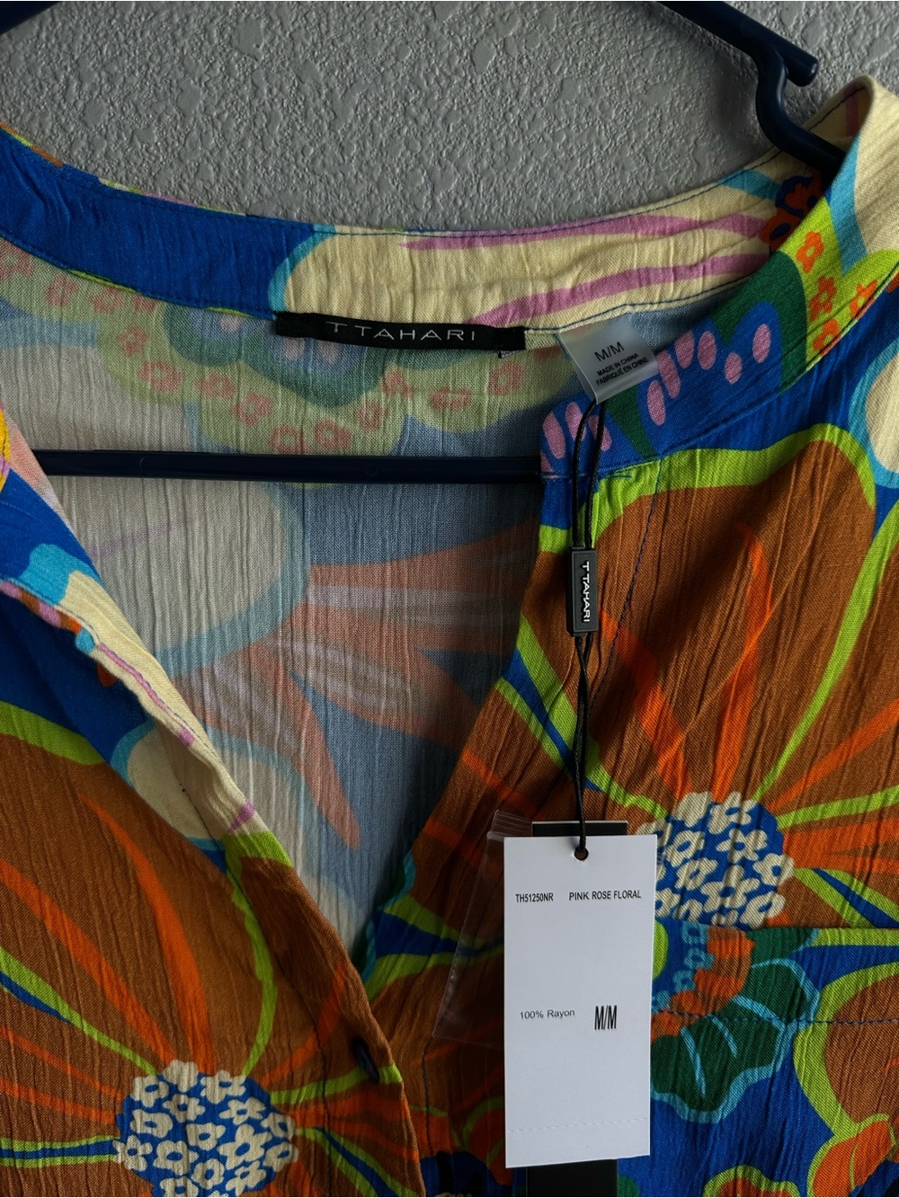 NWT Tahari Floral Print blouse - Picture 2 of 4